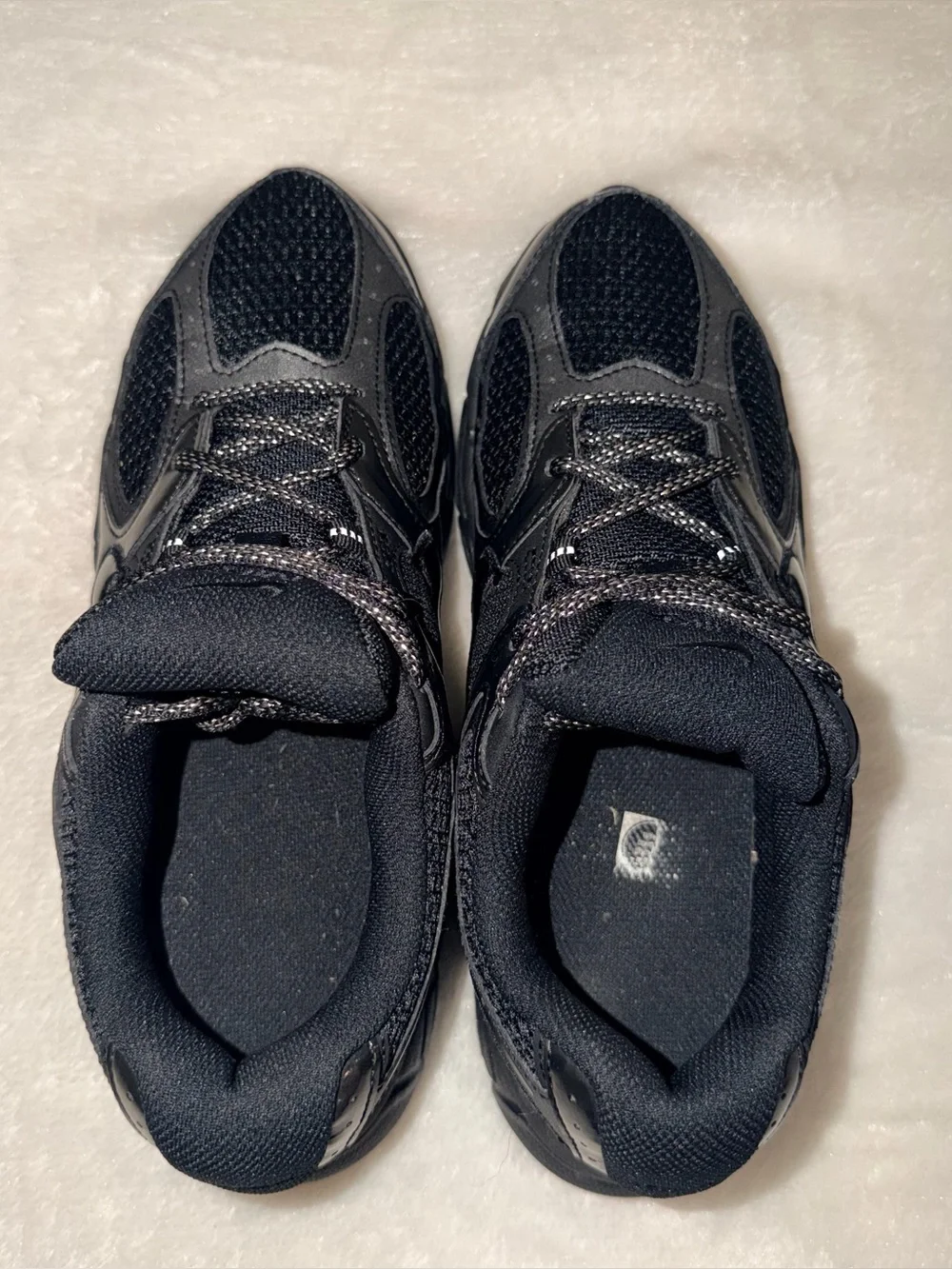 Nike V5 RNR Black Sneakers Size Big Kid 7 - #IQ9954-001